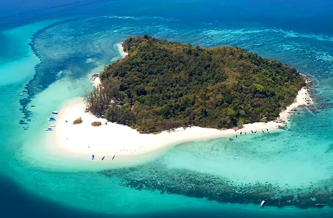 Krabi-Island-Escape-p04-Koh-Mai-Phai.webp