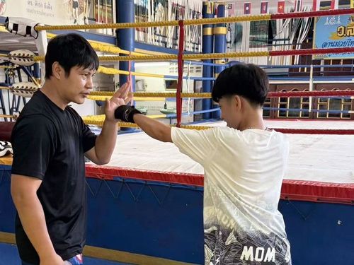 Muay Thai Training at Bokchok x Vor Sakornrit Gym